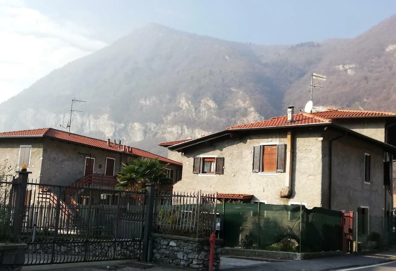 Appartamento Ca'Nova Castelmarte Italy